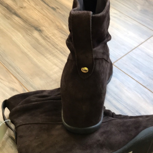 NWOT Me Too suede Houston slouch wedge bootie SZ 9 - Picture 4 of 6